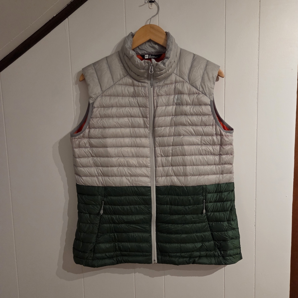 Women's Two-Tone Puffer Vest